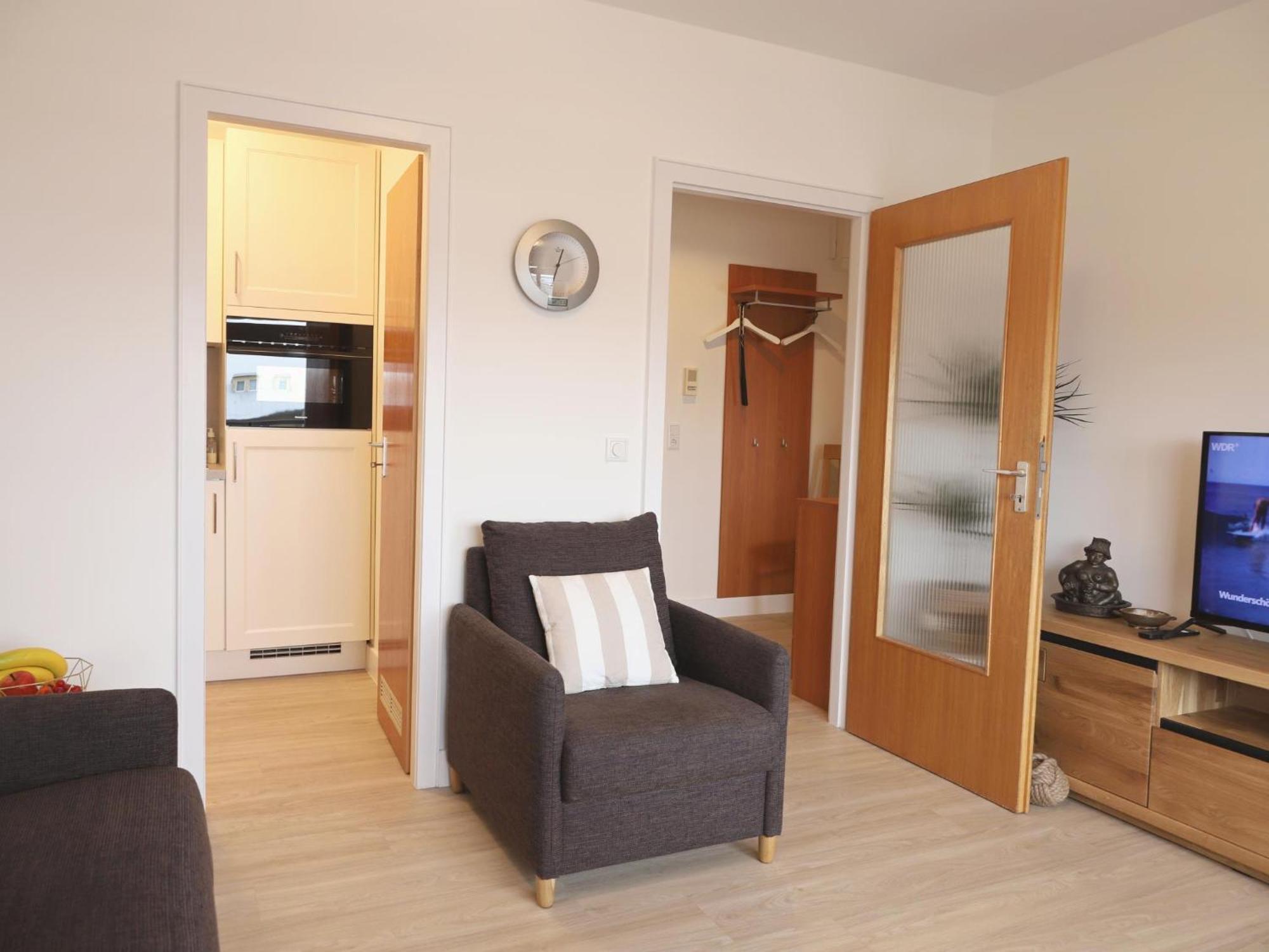 Einfaches 2-Zimmer-Appartement Mit Balkon. 베스터란트 외부 사진